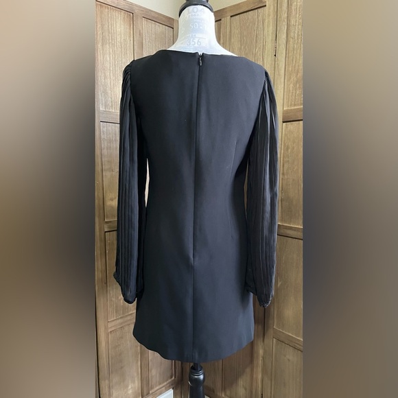 Women’s White House Black Market Pleated Chiffon Dress. - Picture 2 of 7